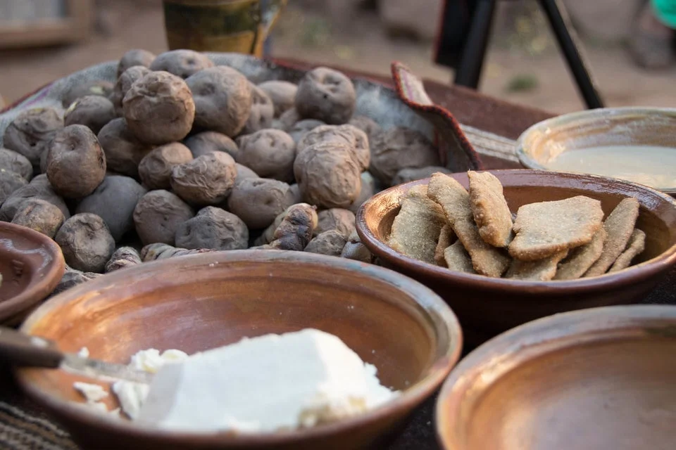 huatia Cusco - comida ancestral con papas, queso y ocopa | Ultimate Trekking