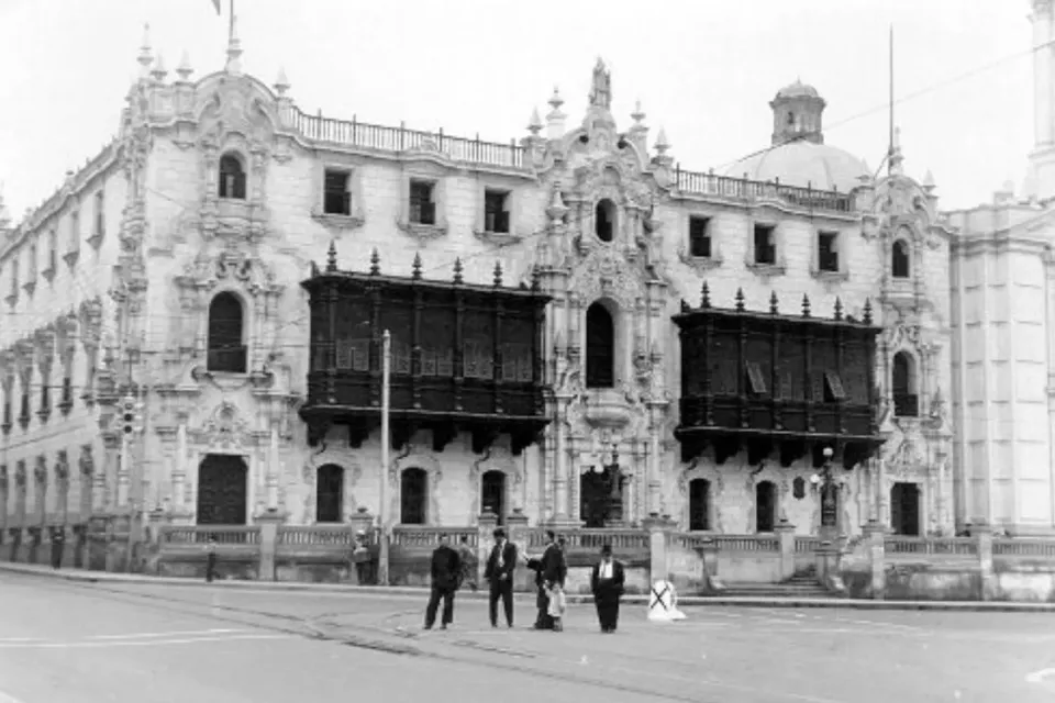 Streets, Balconies and Plazuelas Lima XIX and XX centuries | Ultimate Trekking