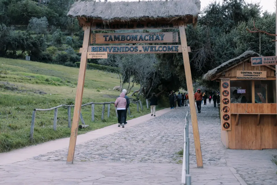 Entrance to Tambomachay | Ultimate Trekking