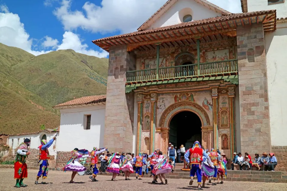 San Pedro Apostle of Andahuaylillas | Ultimate Trekking