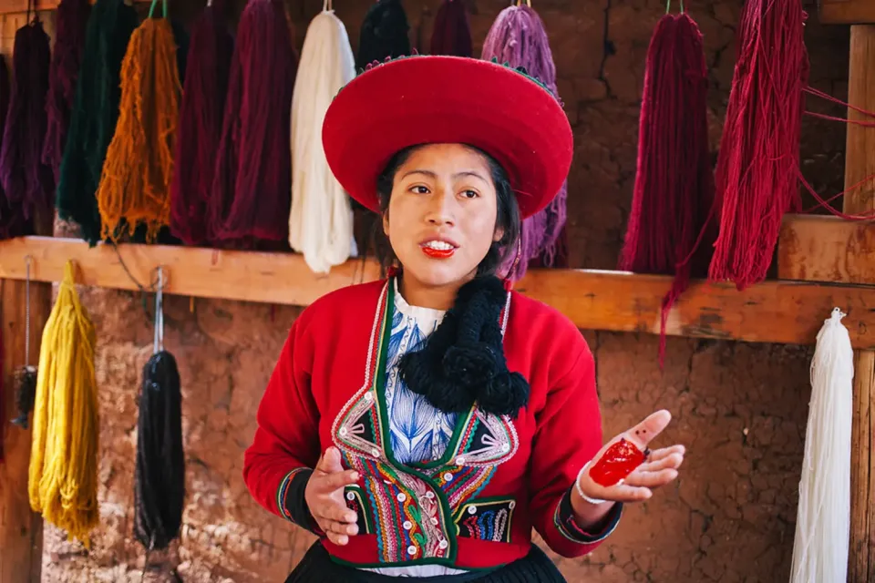 Woman from chinchero | Ultimate Trekking