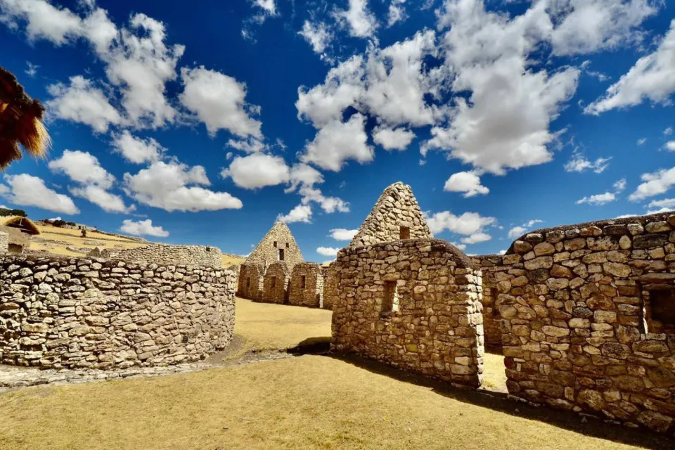 The enclosures or dwellings of Kanamarca | Ultimate Trekking