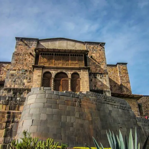 Inca walls as the base of the qoricancha temple | Ultimate Trekking