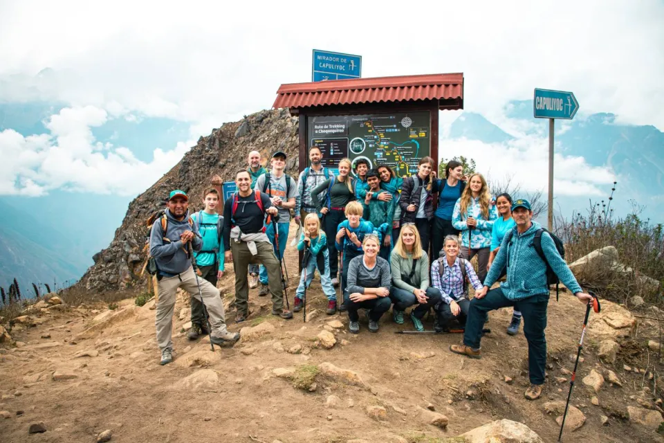 Group of tourists at the Capuliyoc viewpoint on day 1 | Ultimate Trekking