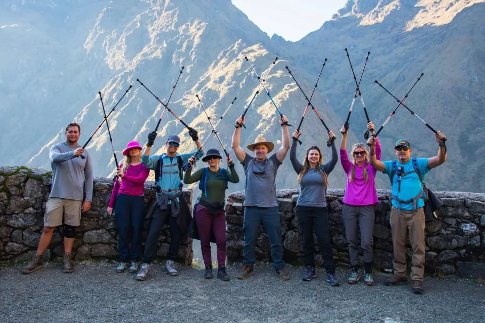 Tourists at the Runkurakay archaeological site during the Inca trail | Ultimate Trekking