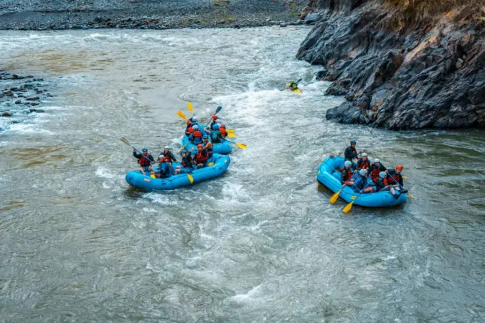 Rafting during the Inca Jungle to Machu Picchu | Ultimate Trekking