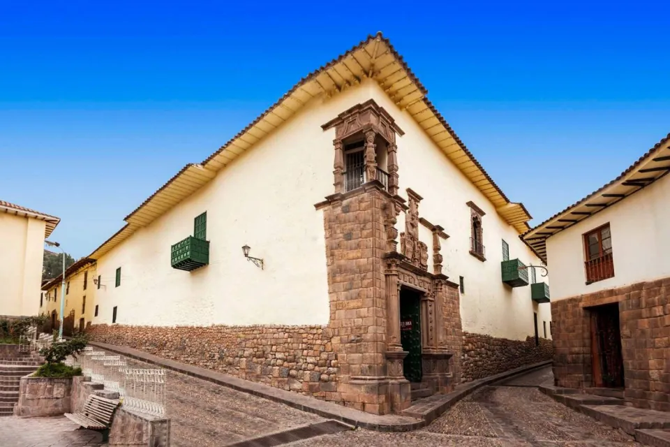 the exterior of the Inca Museum | Ultimate Trekking