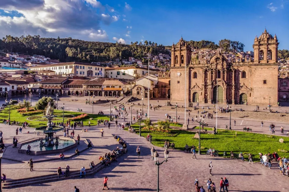 The imposing cathedral of Cusco | Ultimate Trekking