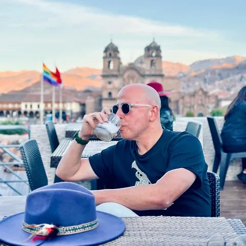 restaurant-bar overlooking the Plaza de Armas | Ultimate Trekking