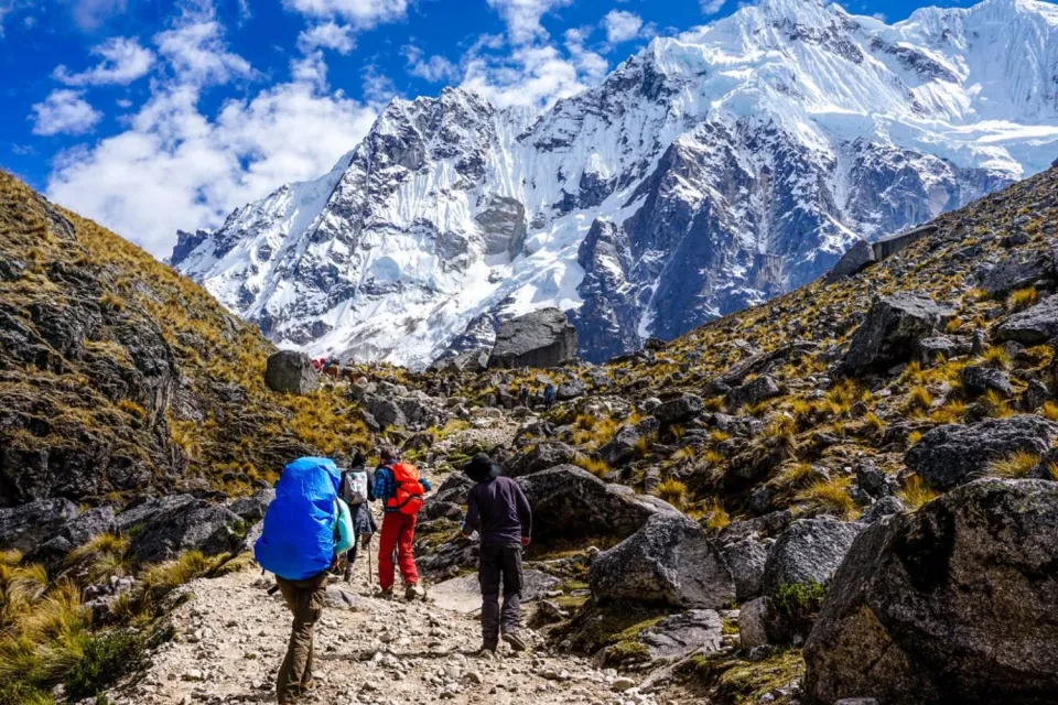 Tourists walking to Salkantay mountain | Ultimate Trekking