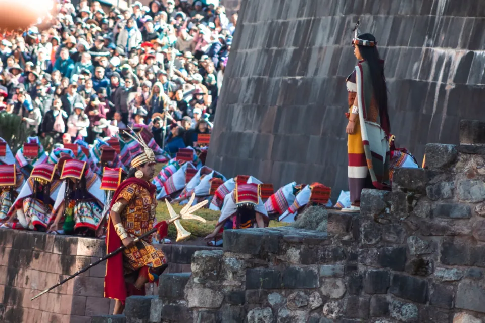 The Inca climbing to the top of the Qoricancha to perform the sun salutation. | Ultimate Trekking