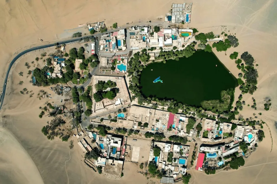 Current view of the resort where the Huacachina Lagoon is located | Ultimate Trekking