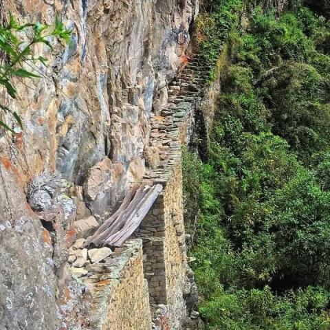 The wooden Inca bridge in Machu Picchu | Ultimate Trekking