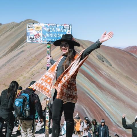 Tourist in Vinincunca | Ultimate Trekking