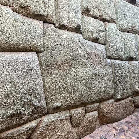 View of the 12-angled stone during the day | Ultimate Trekking