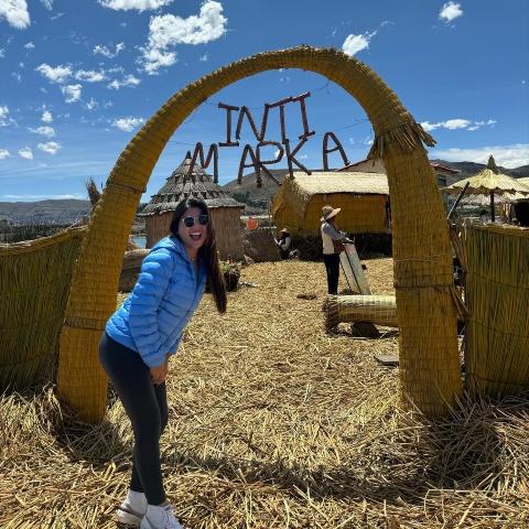 Tourist on the floating island Inti Marka | Ultimate Trekking