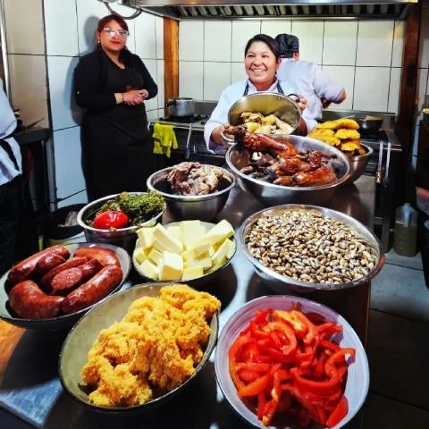 The preparation of Cusco's flagship dish | Ultimate Trekking