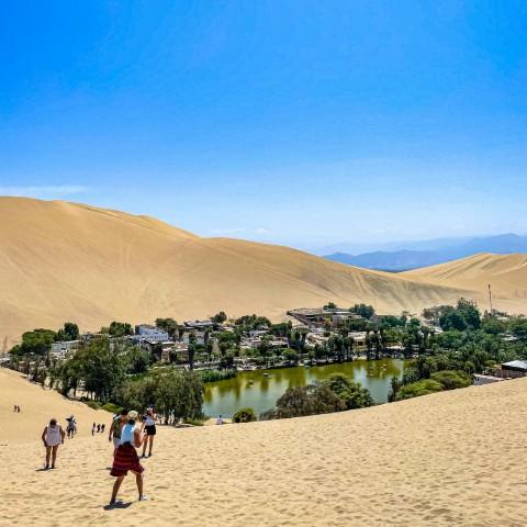 The huacachina oasis | Ultimate Trekking